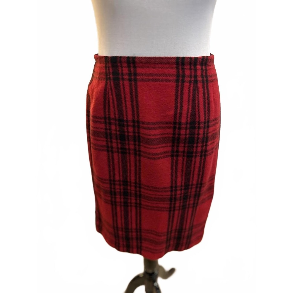 Red Black Plaid Wrap skirt with Fringe Preppy Schoolgirl Collegiate Sz 8 Vintage